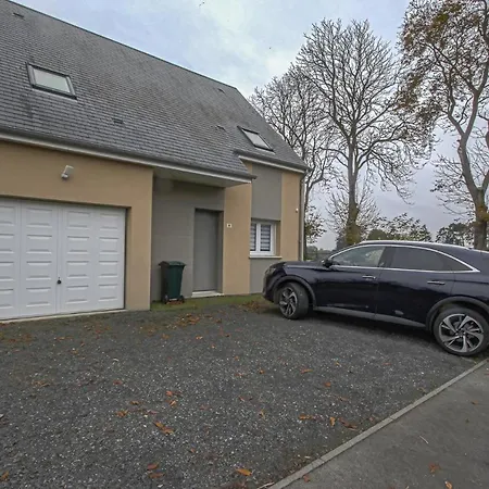 Holiday home The House Of Chestnut Trees Private Parking Bayeux