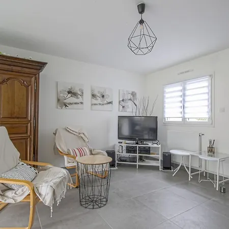 Holiday home The House Of Chestnut Trees Private Parking