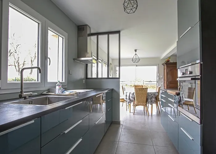 The House Of Chestnut Trees Private Parking Holiday home *